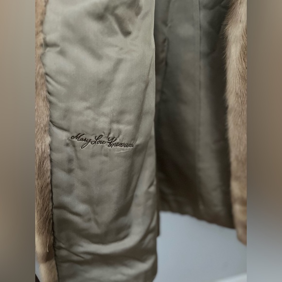 Gorgeous Vintage Peter Pan Collared Fur - Picture 9 of 13